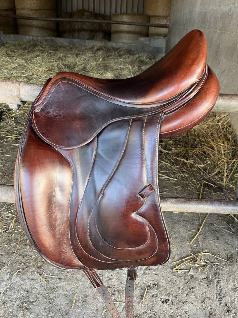 Selle de dressage antares