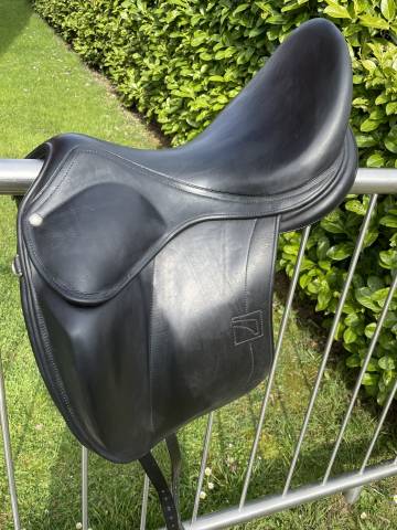 Selle de dressage childeric