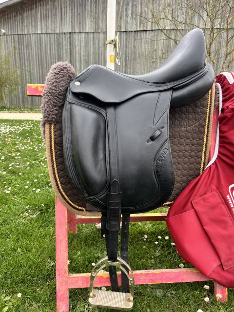 Vend selle de dressage cwd se 08