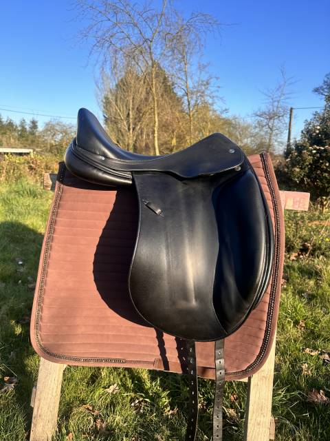 Selle hermès dressage 