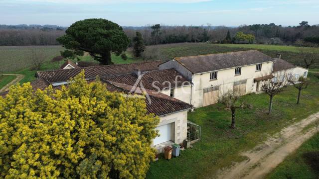 Secteur blayais - 700 m² de locaux professionnels