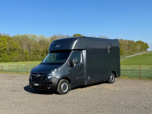 Akx stalle 3 - vendu