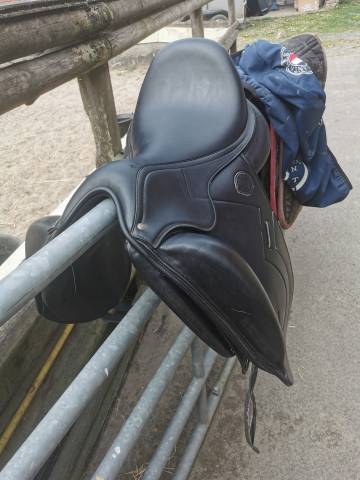 Selle dressage antares signature 17'5 noir
