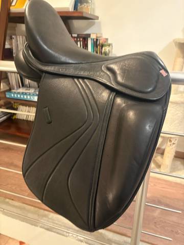 Selle de dressage à vendre 