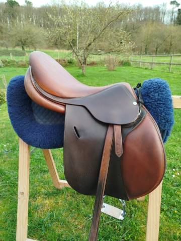 Selle butet siège semi creux