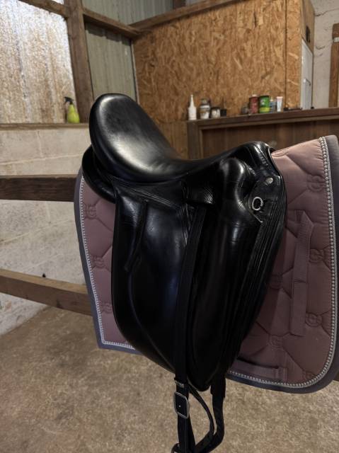 Selle devoucoux mendia 17  pouces