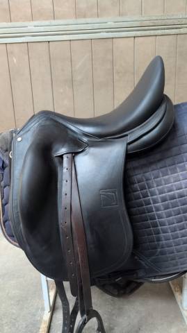 Selle dressage childeric 17,5