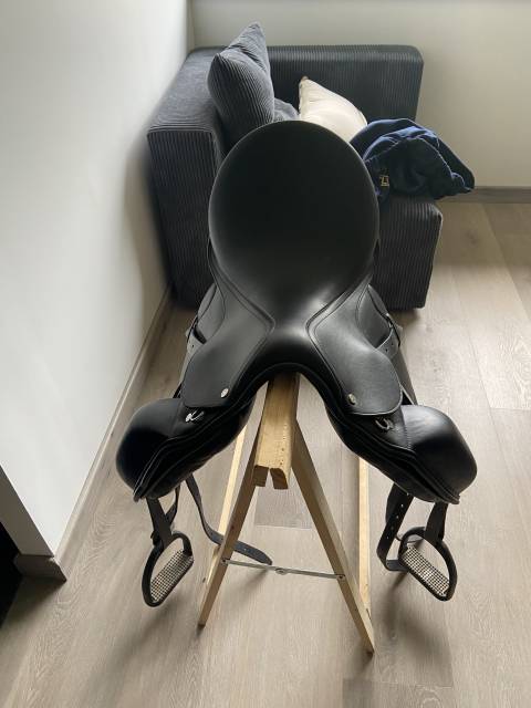 Selle de dressage eric thomas fitter 17.5