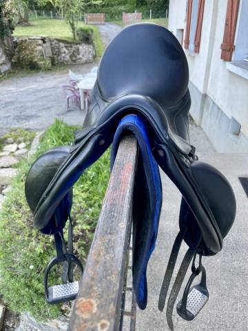 Selle de dressage cwd
