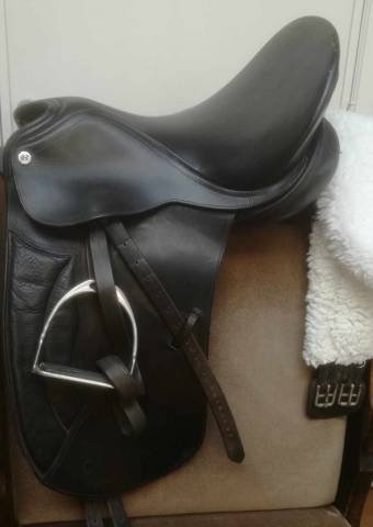 Selle de dressage jabez cliff  clifebarnsby 
