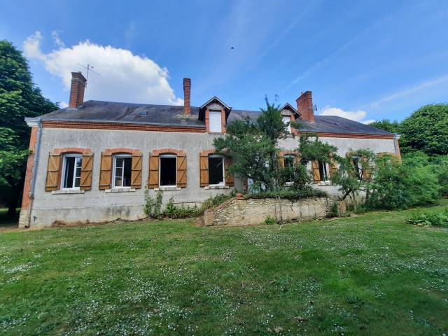 Propriété équestre sur 6,3 ha à 15 mn de vierzon (18)