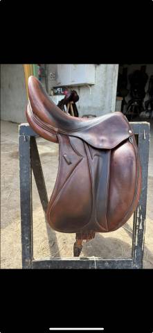Selle de dressage makila s