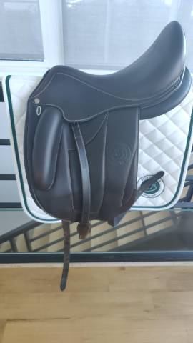 Selle dressage forestier aachen 2021 marron taille 17