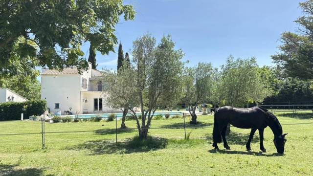 Propriété équestre de charme en campagne de beaucaire