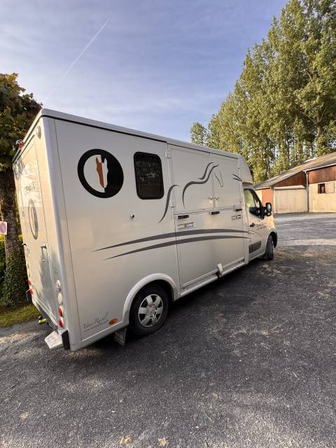 Opportunité camion chevaux 2 places 