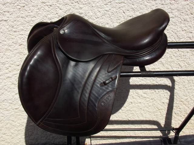 Selle cwd 17' doublée veau