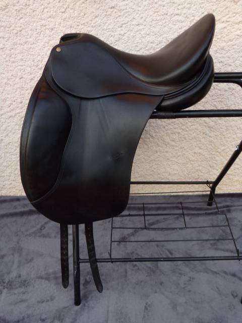 Selle dressage delgrange 17'5