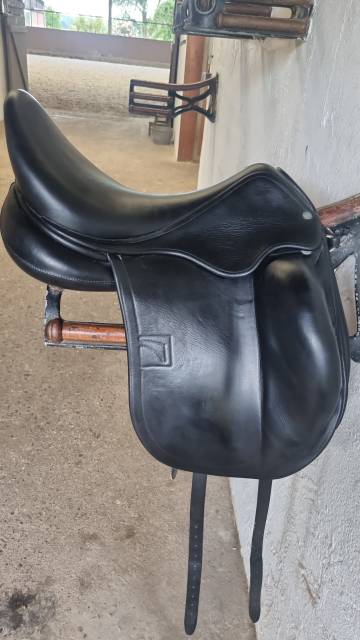 Selle childeric dressage 17.5