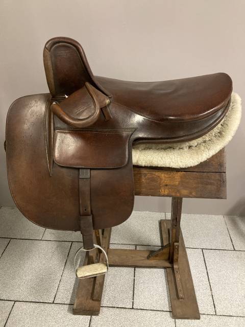 Selle cheval amazone anglaise marque mayhew 