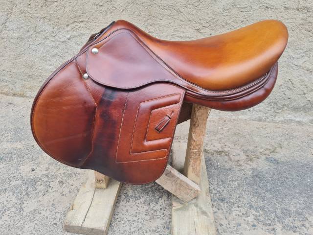 Selle renaissance taille 18 marron