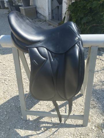 Selle de dressage devoucoux malika 