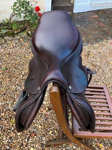 Selle semi-creuse cwd 18