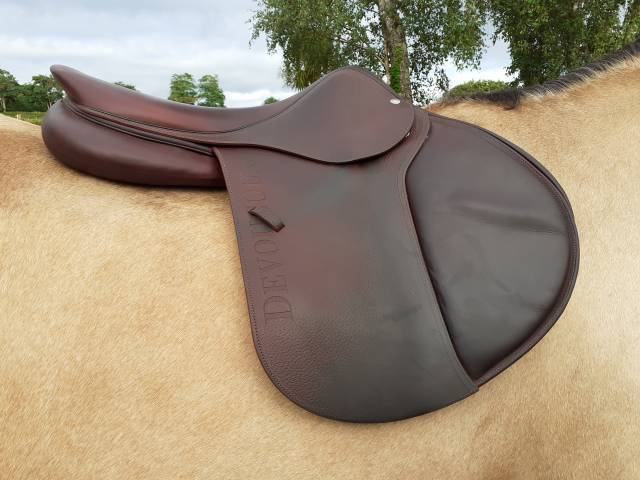 Vente selle devoucoux semi-creux 18 pouces