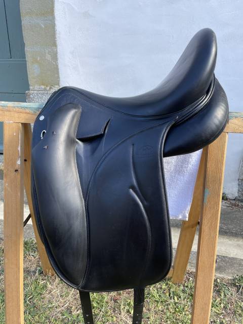 Selle dressage makila lab devoucoux