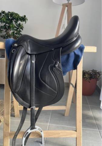 Selle de dressage cwd