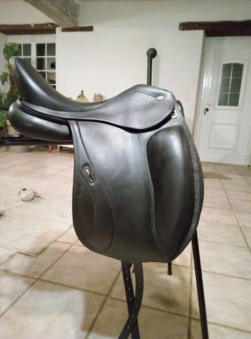 Selle dressage 17