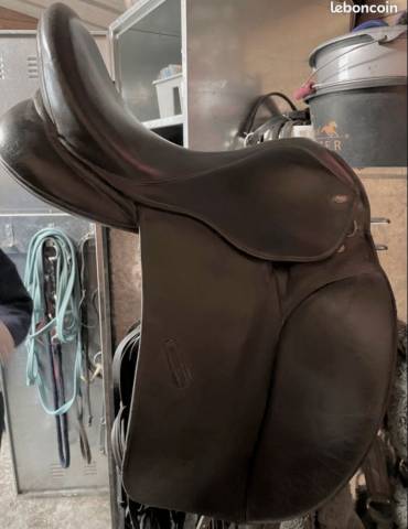 Selle de dressage 17 pouces eric thomas