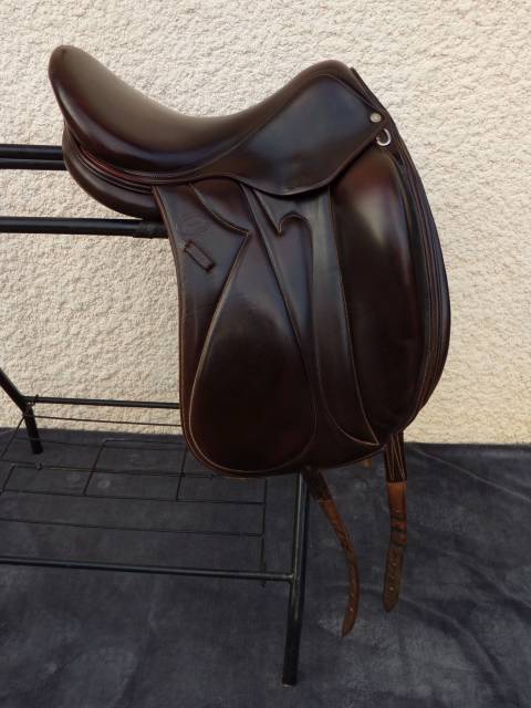 Selle dressage devoucoux makila 17'