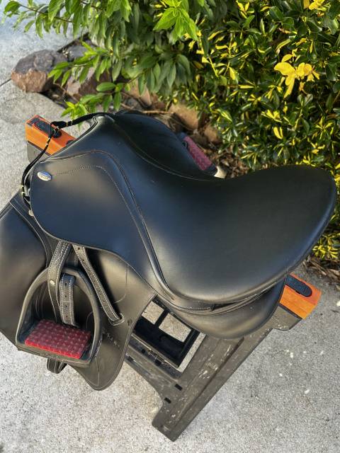 Selle de dressage tekna