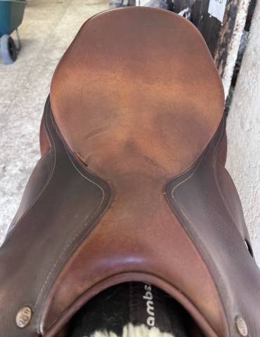 Selle delgrange taille 17 
