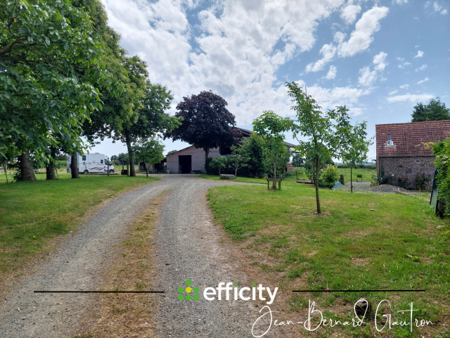 Propriété équestre - 1,7 hectares - longère- 5 chambres