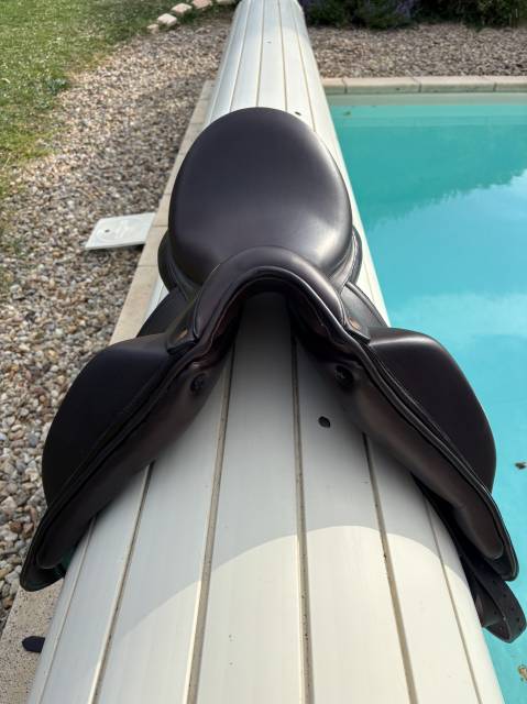 Selle aulion dressage  17 pouces marron 