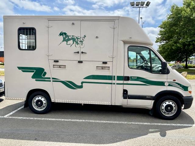 Camion chevaux theault renault master