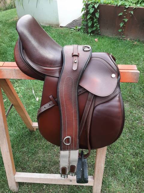 Selle mixte horze 100% cuir véritable + accessoires com