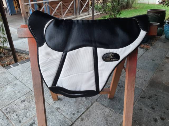Selle gaston mercier sévérac + pack complet – très bon