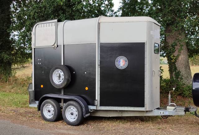 Location van 2 places ifor williams
