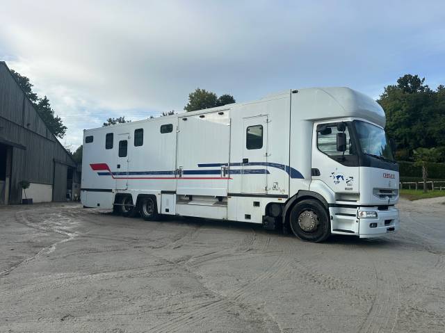 Camion theault 9 places stalle