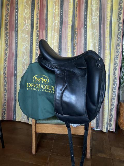 Selle de dressage devoucoux mendia