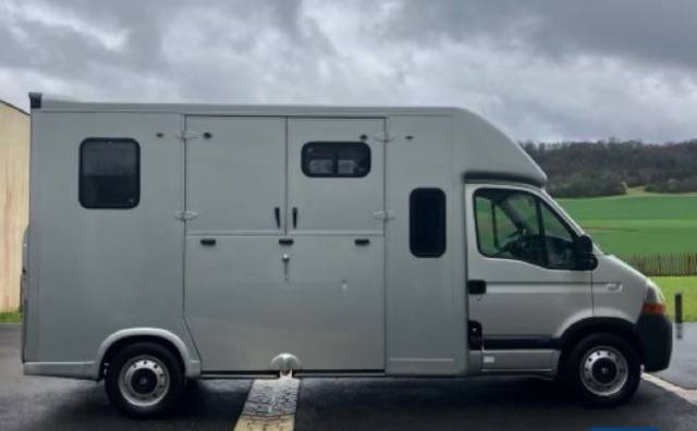 Camion chevaux 2 places 