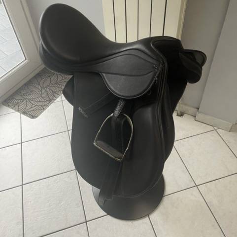 Selle mixte norton synthétique 17,5 pouces