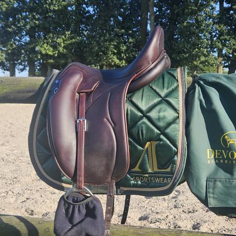 Selle dressage devoucoux makila