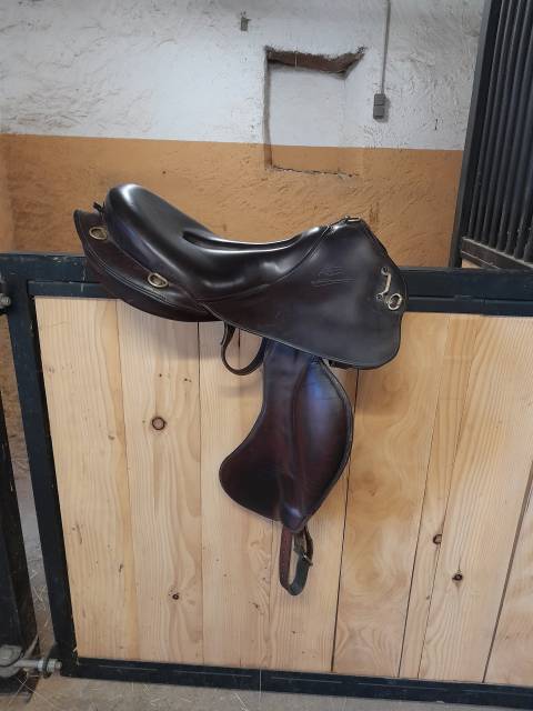 Selle gaston mercier levezou arçon neuf taille 27
