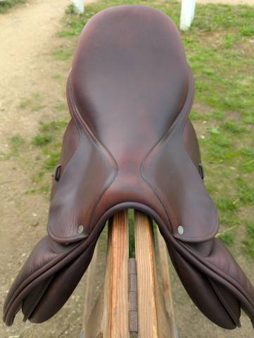 Selle semie creuse 17' doublée veau 2020