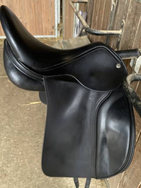 Selle de dressage keith brian santis, 17 1/2“