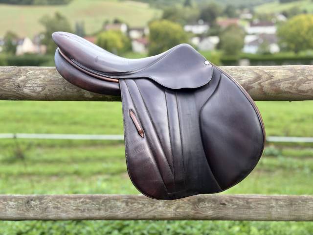 Selle butet 17,5 semi-creuse