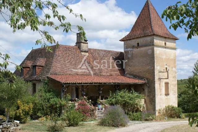 Domaine de caractère sur 44 ha est du lot proche dordogne